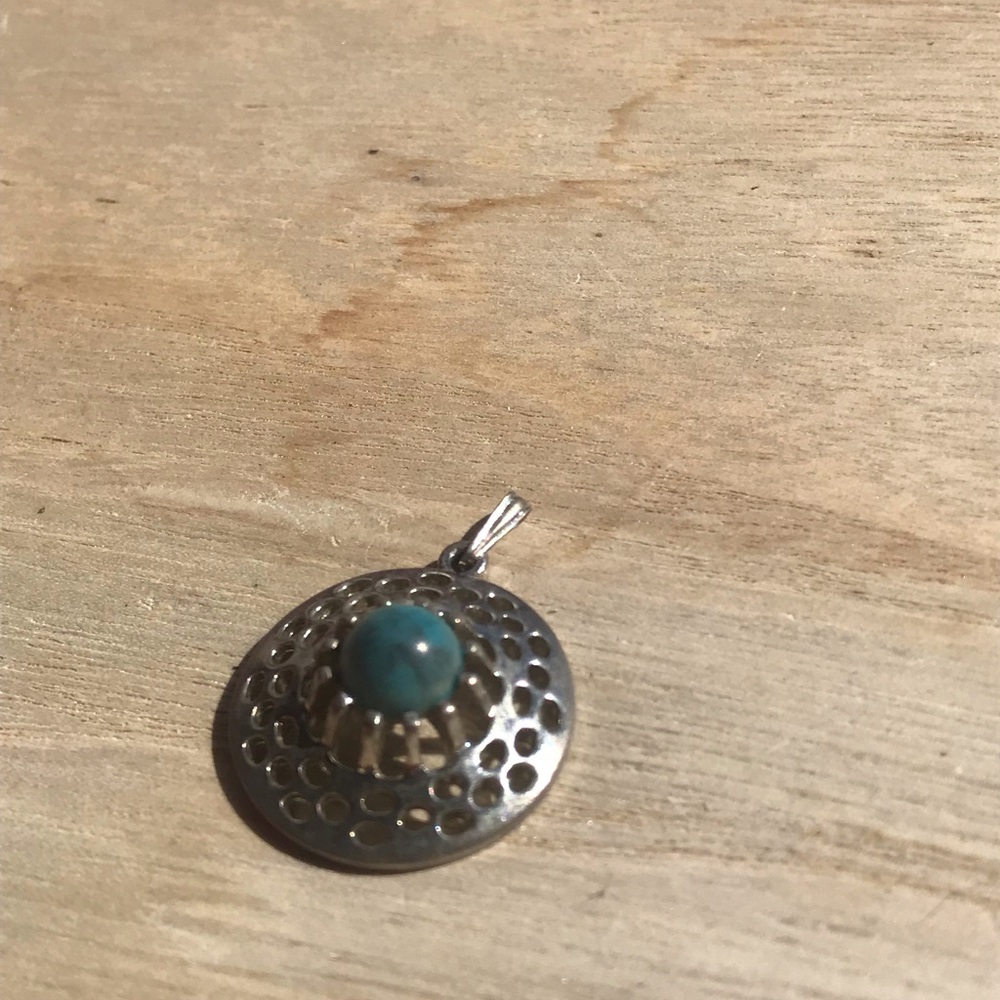 Circular Turquoise Pendant - Picture 2 of 4
